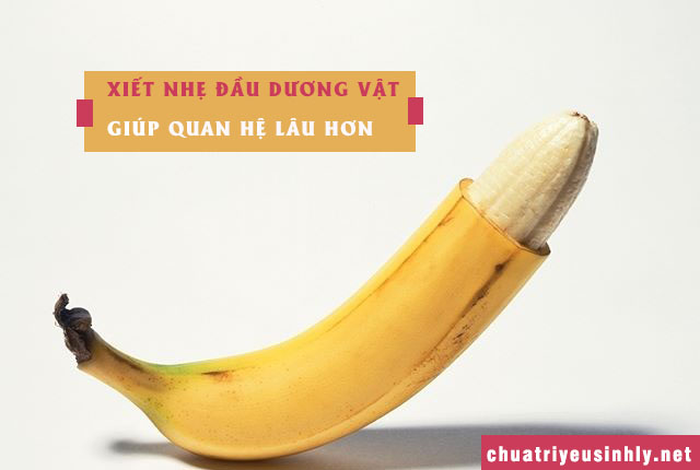 Xiết nhẹ đầu dương vật là cách quan hệ lâu xuất tinh đơn giản