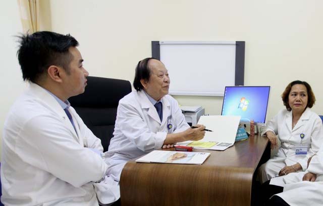 Bác sĩ trao đổi về tình trạng yếu sinh lý ở nam giới