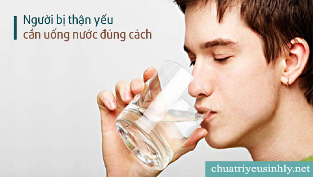 Uống nước là cách phục hồi thận yếu đơn giản
