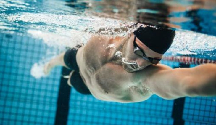 Bơi lội rất tốt cho sinh lý nam giới